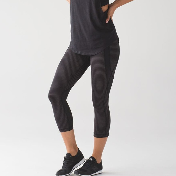 Lululemon Conduit Striped Cropped Leggings Stretch Black 4 - Picture 1 of 7